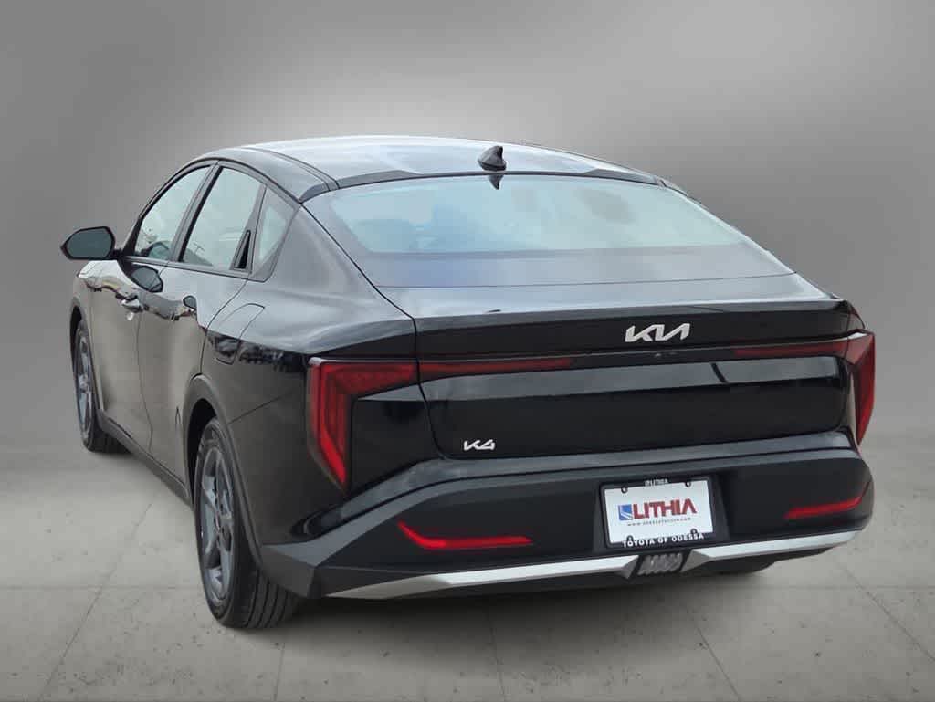 2025 Kia K4 LXS