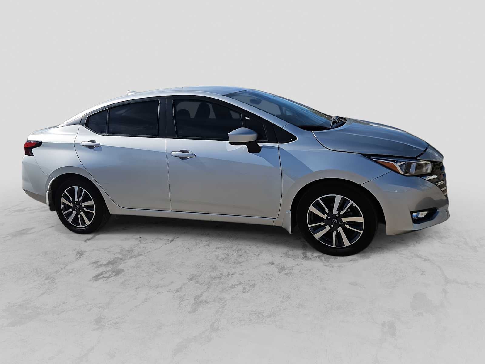 2024 Nissan Versa 1.6 SV