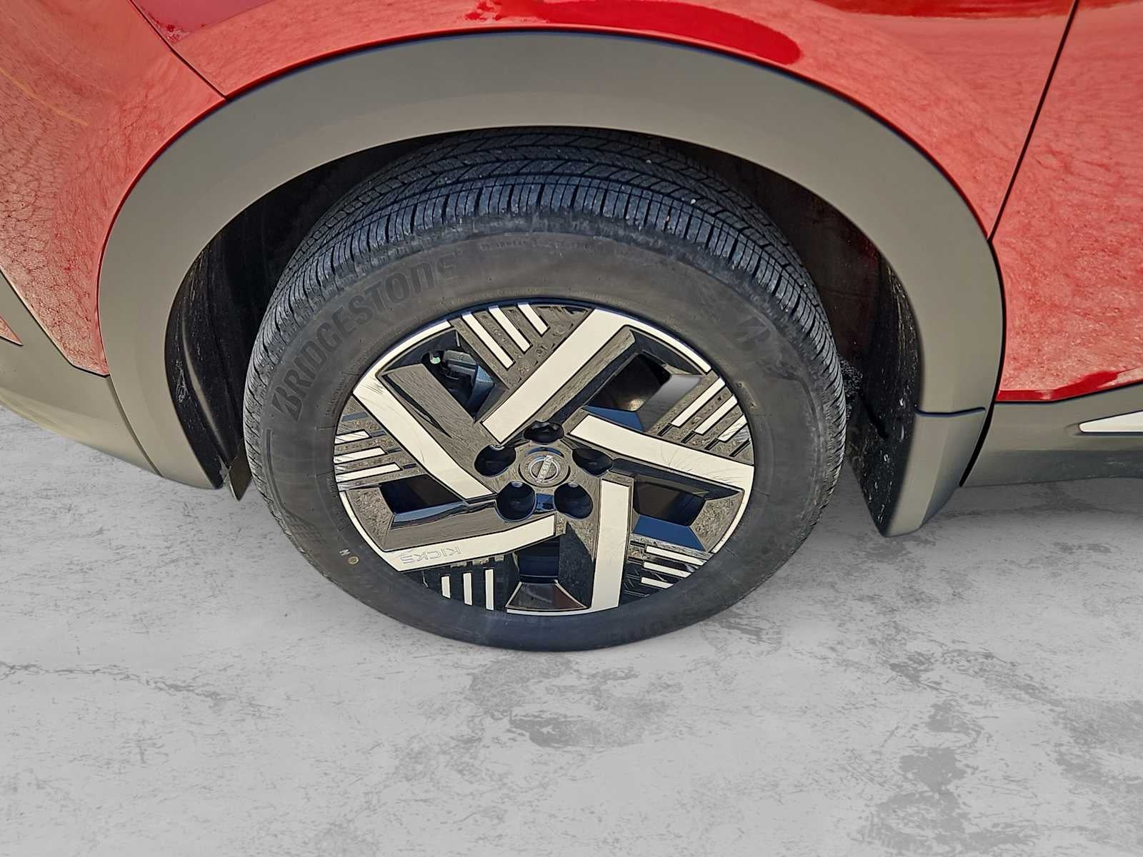 2025 Nissan Kicks SV FWD