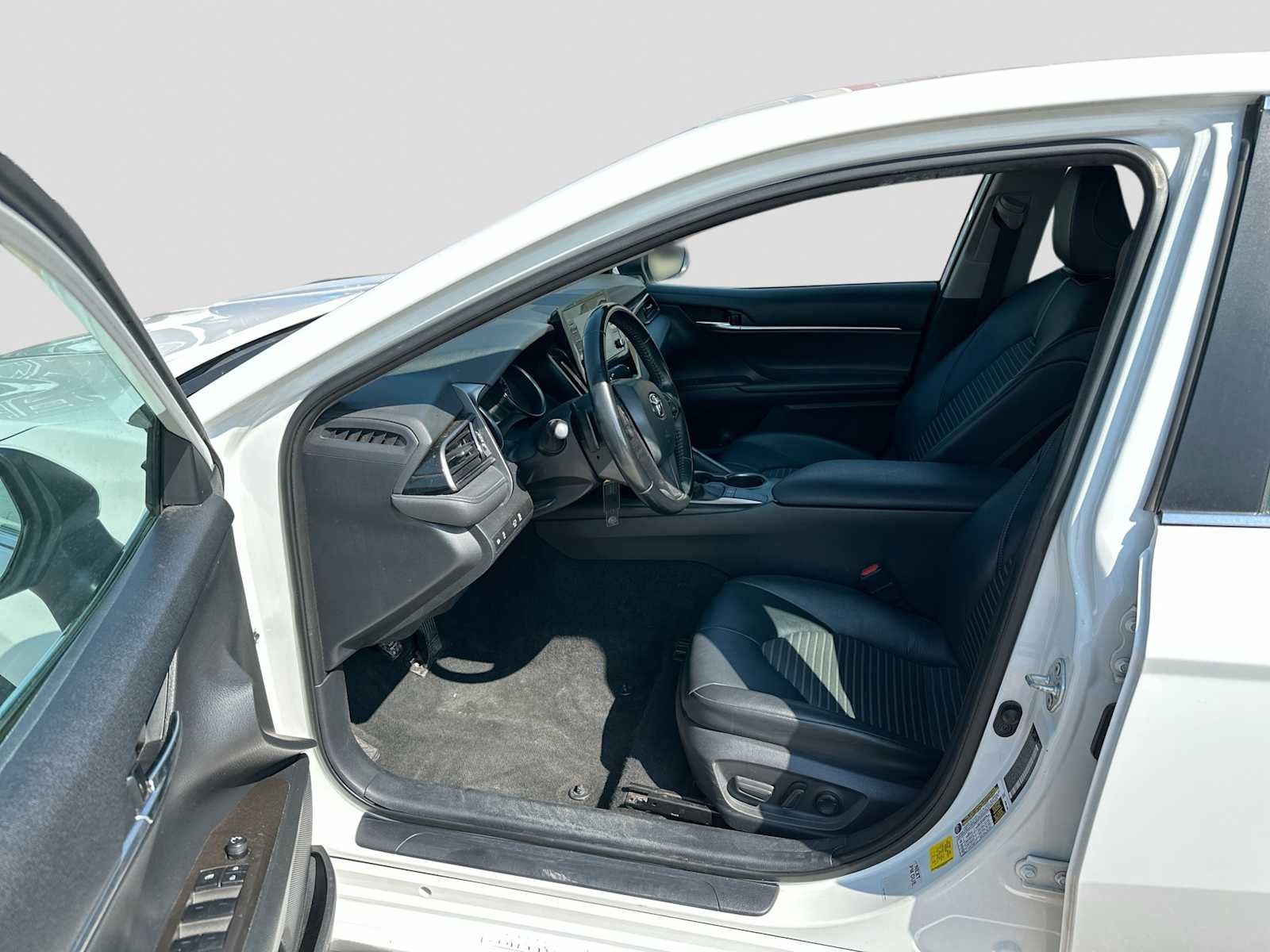 2022 Toyota Camry SE Auto