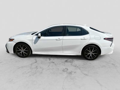 2022 Toyota Camry SE Auto