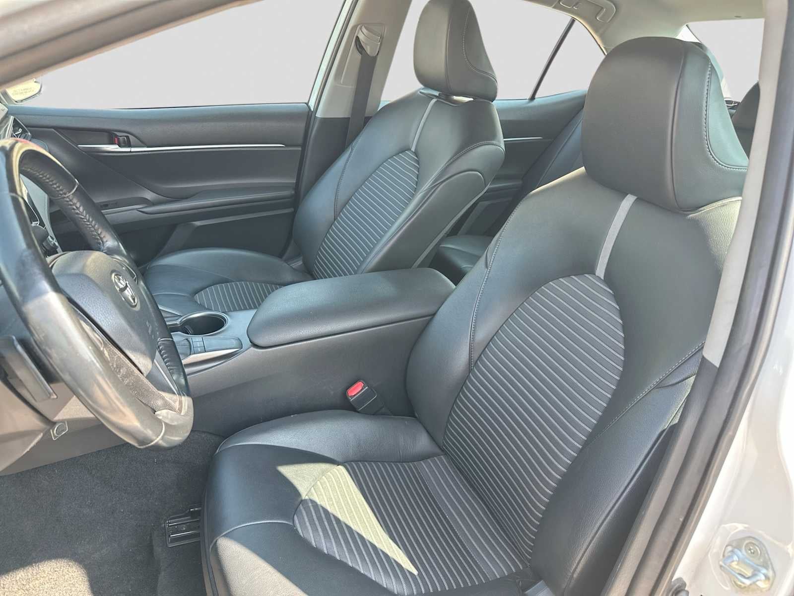 2022 Toyota Camry SE Auto