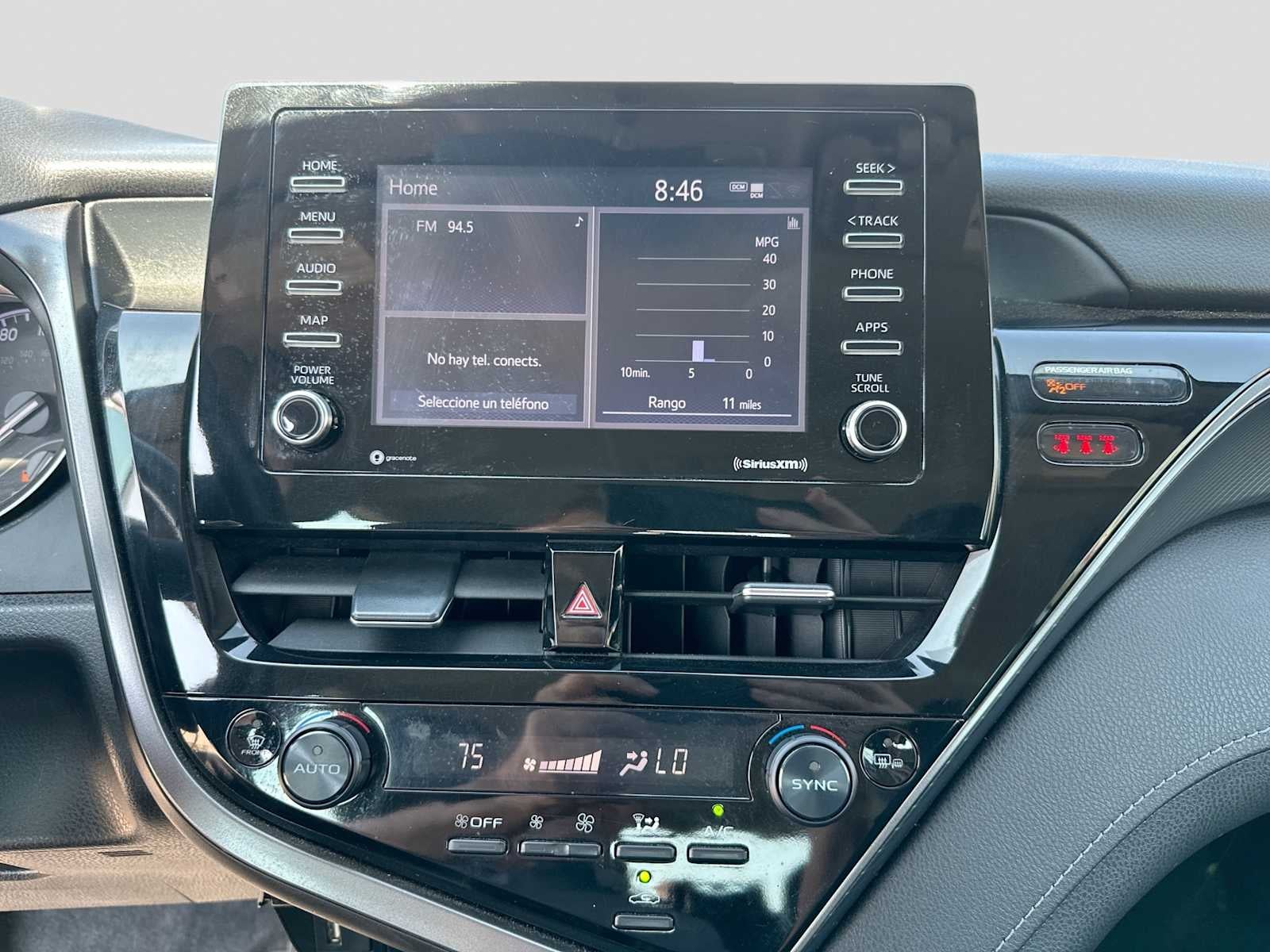 2022 Toyota Camry SE Auto