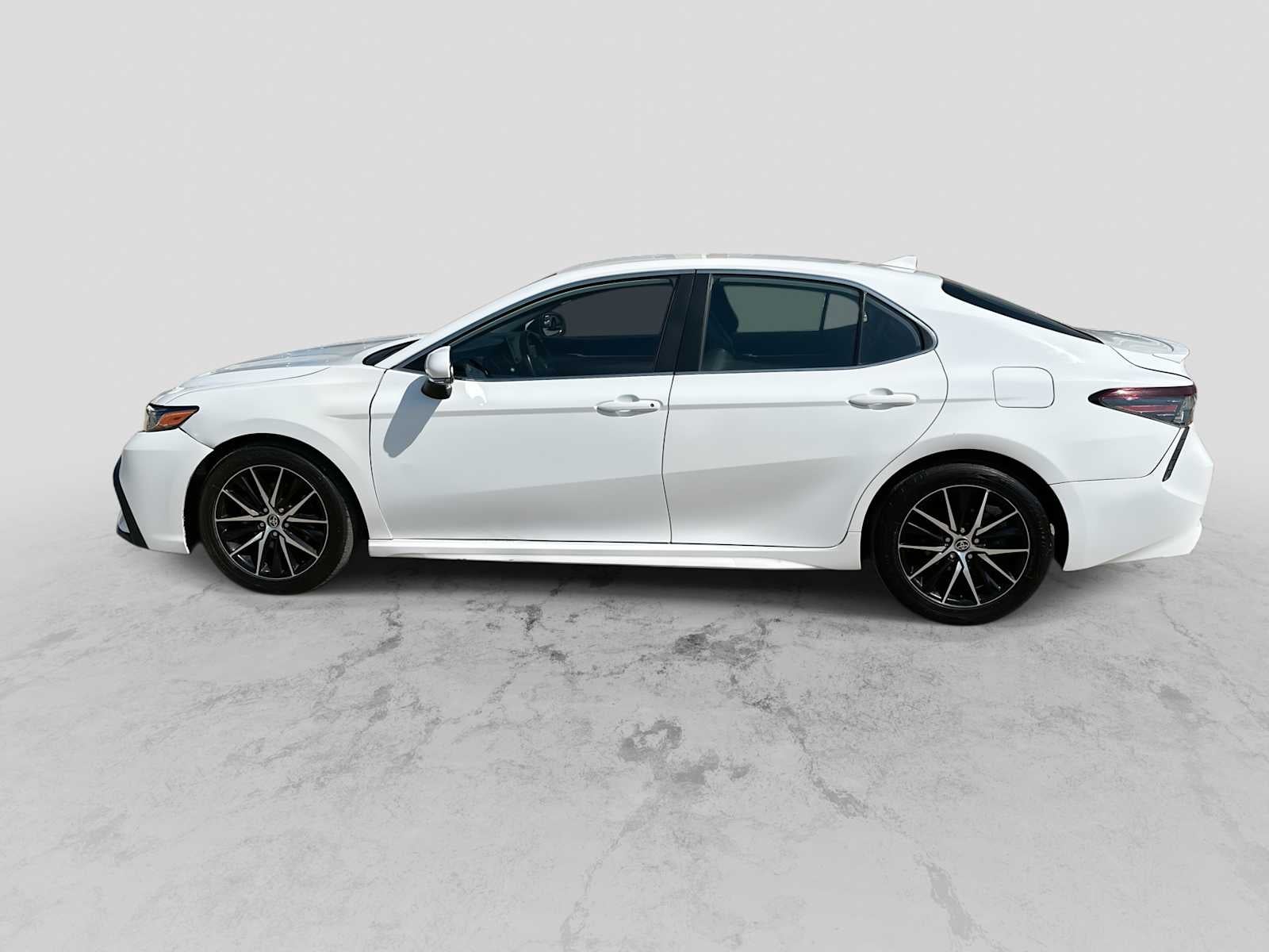 2022 Toyota Camry SE Auto