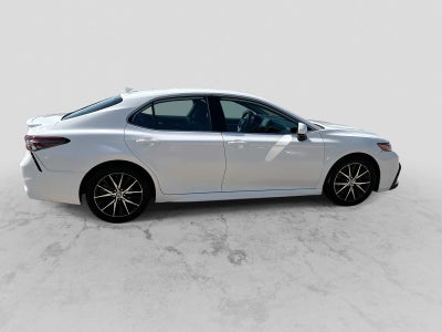 2022 Toyota Camry SE Auto