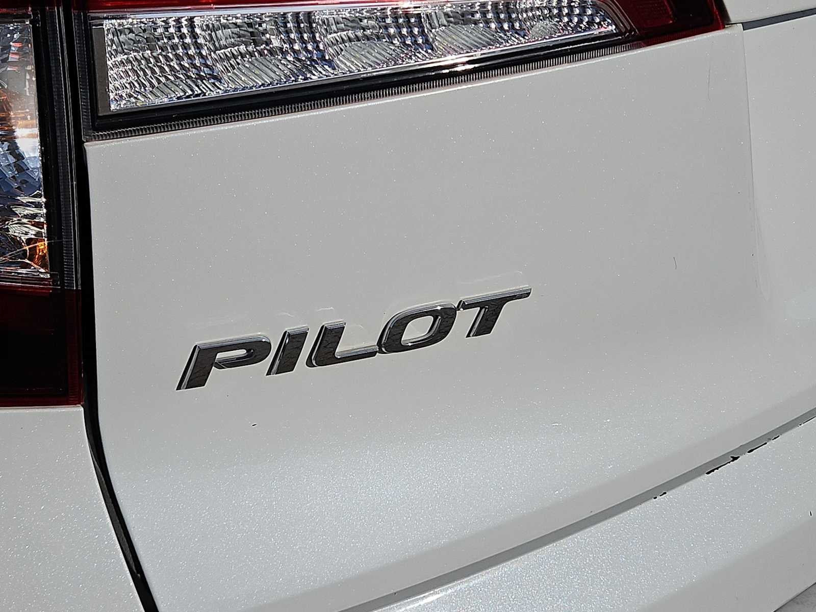2022 Honda Pilot AWD Black Edition