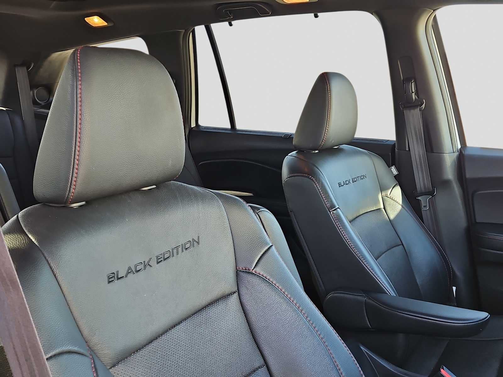 2022 Honda Pilot AWD Black Edition