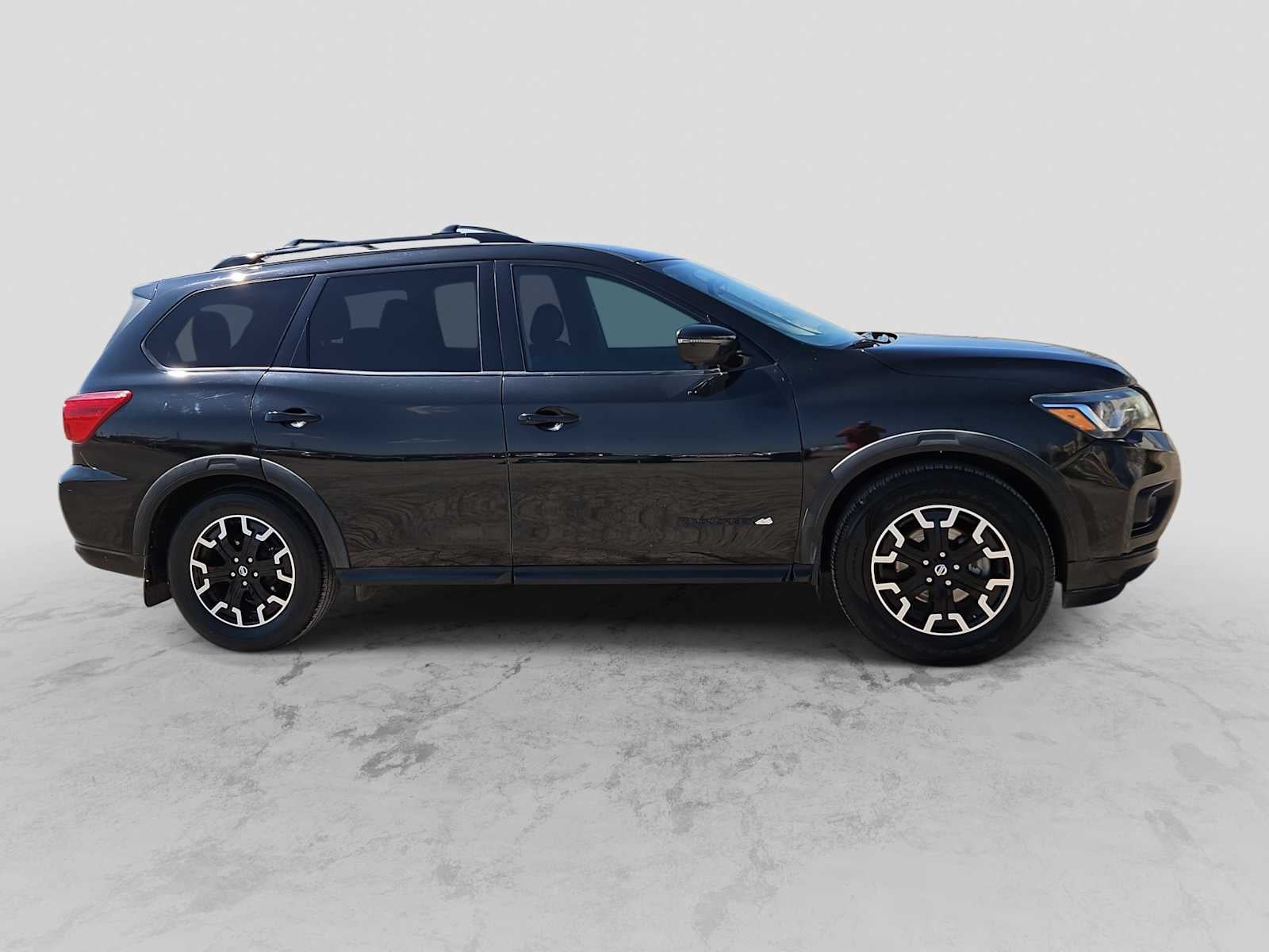 2020 Nissan Pathfinder SL 2WD