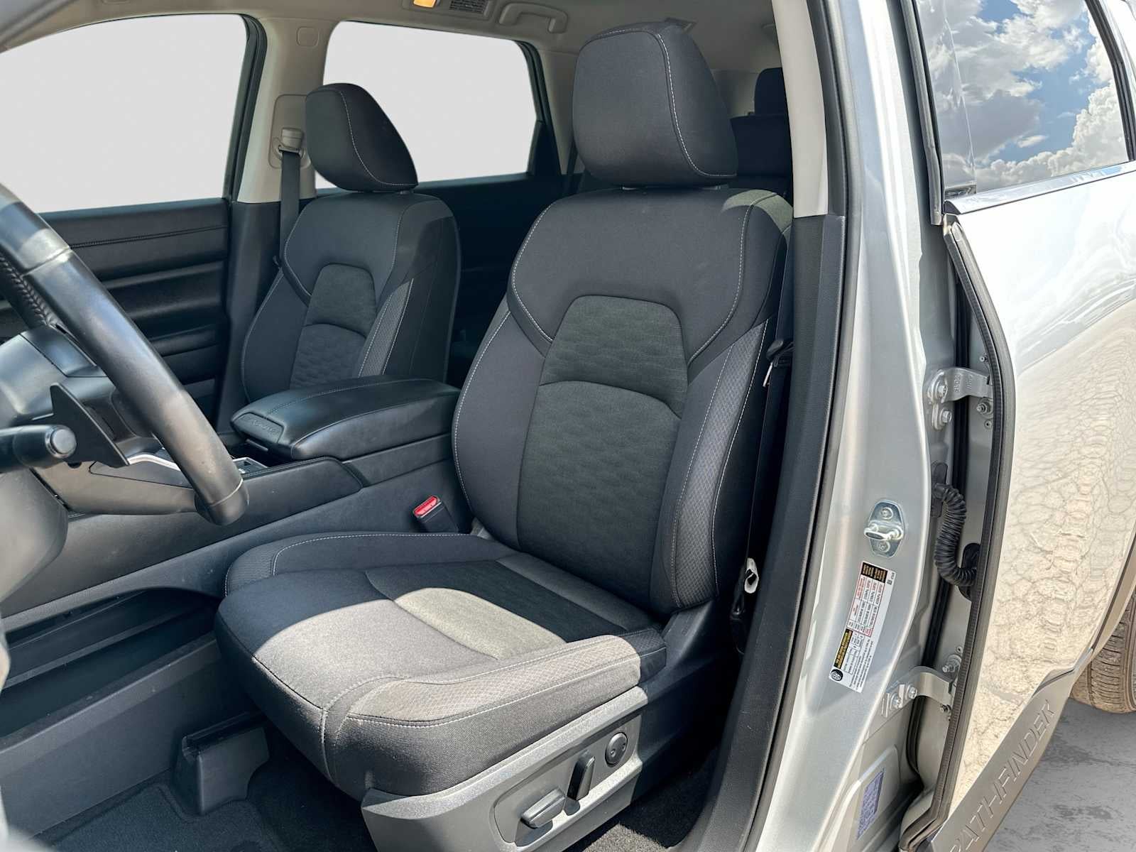2024 Nissan Pathfinder SV FWD