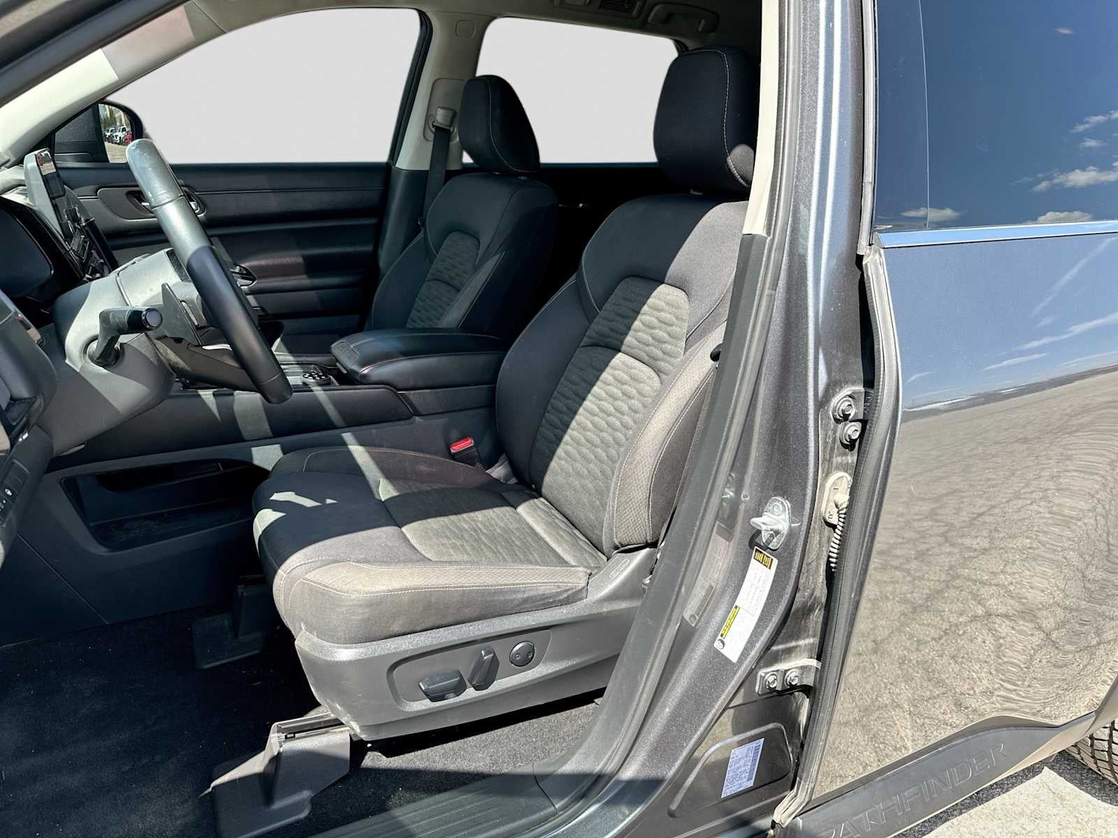 2022 Nissan Pathfinder SV 4WD