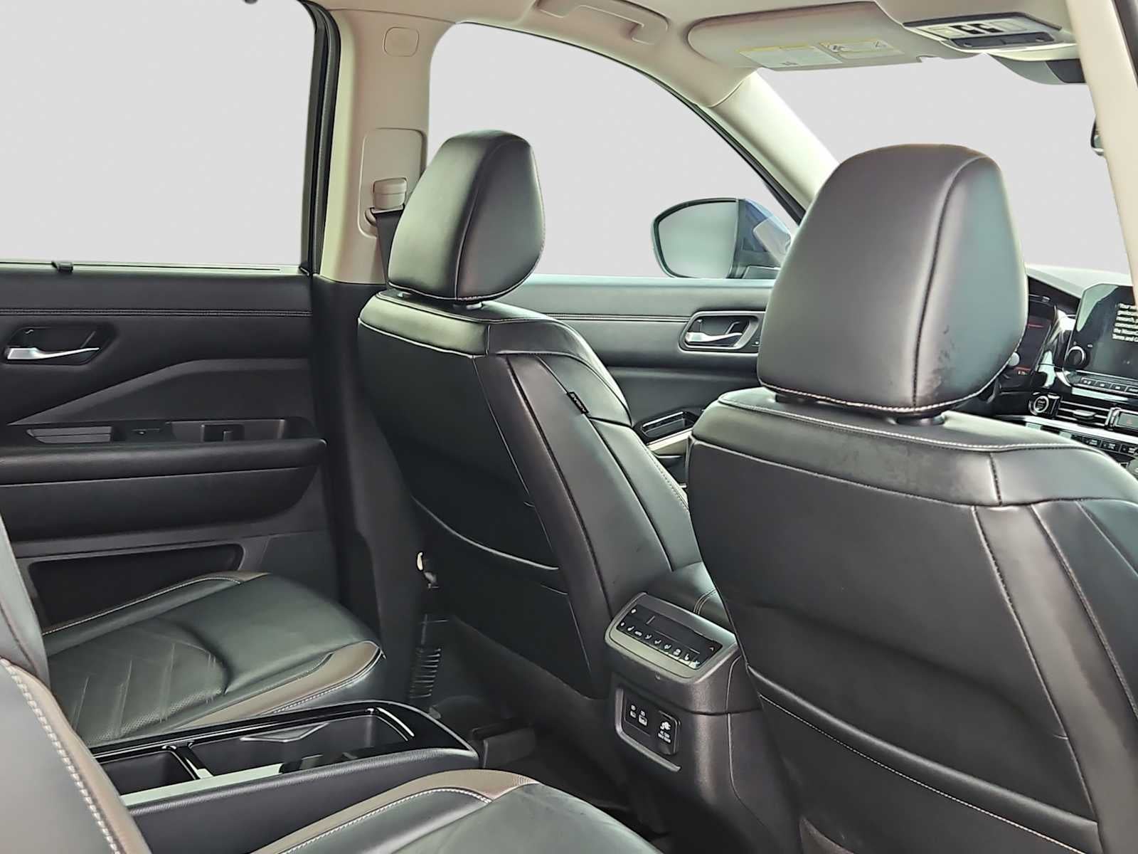 2022 Nissan Pathfinder Platinum 2WD