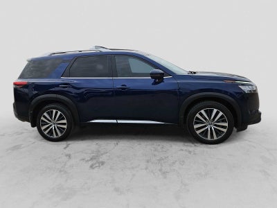 2022 Nissan Pathfinder Platinum 2WD