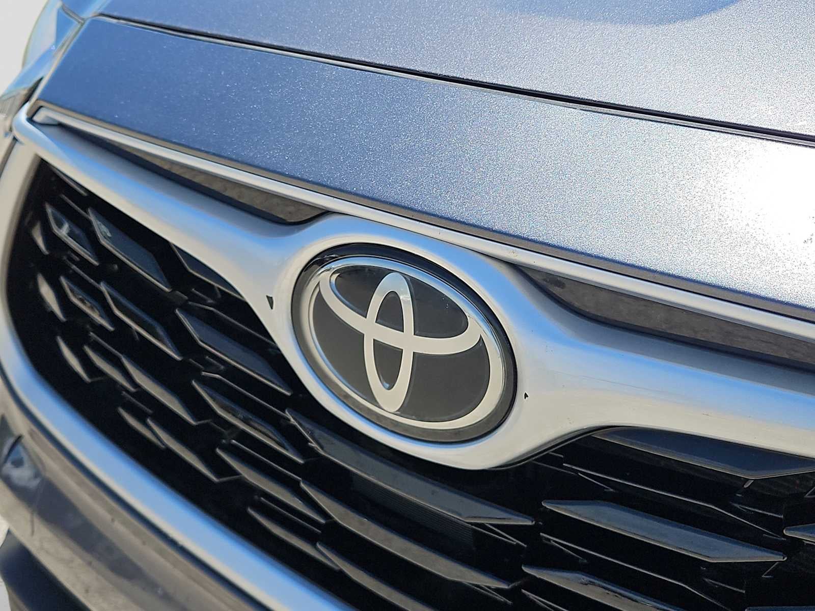 2023 Toyota Highlander L - Photo 13
