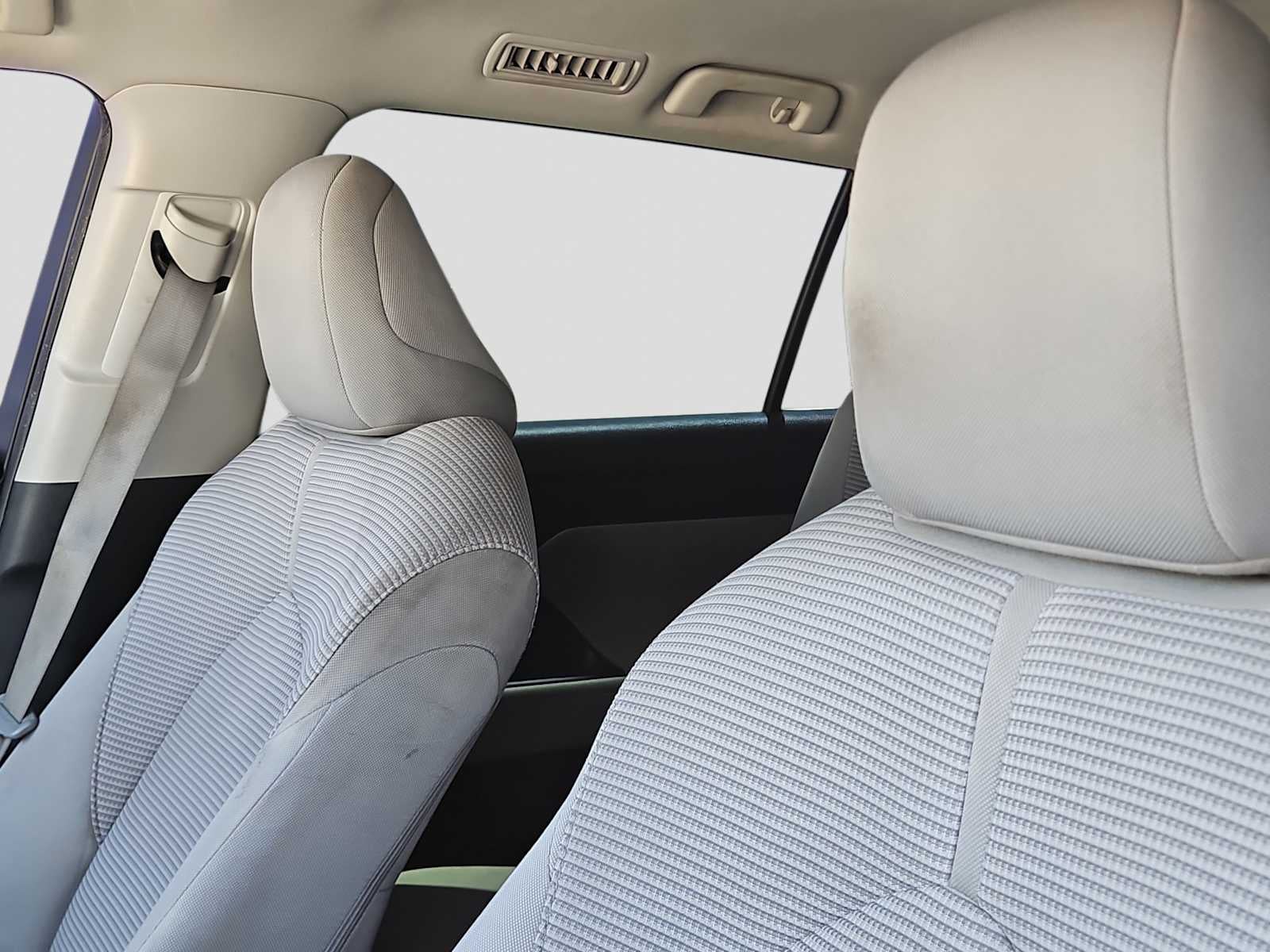 2023 Toyota Highlander L - Photo 15