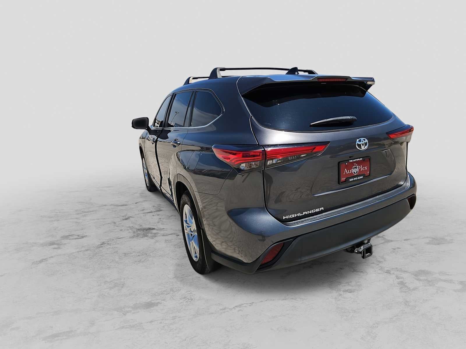 2023 Toyota Highlander L - Photo 6