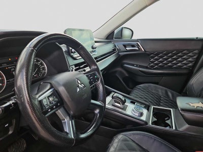 2022 Mitsubishi Outlander SEL Special Edition 2WD