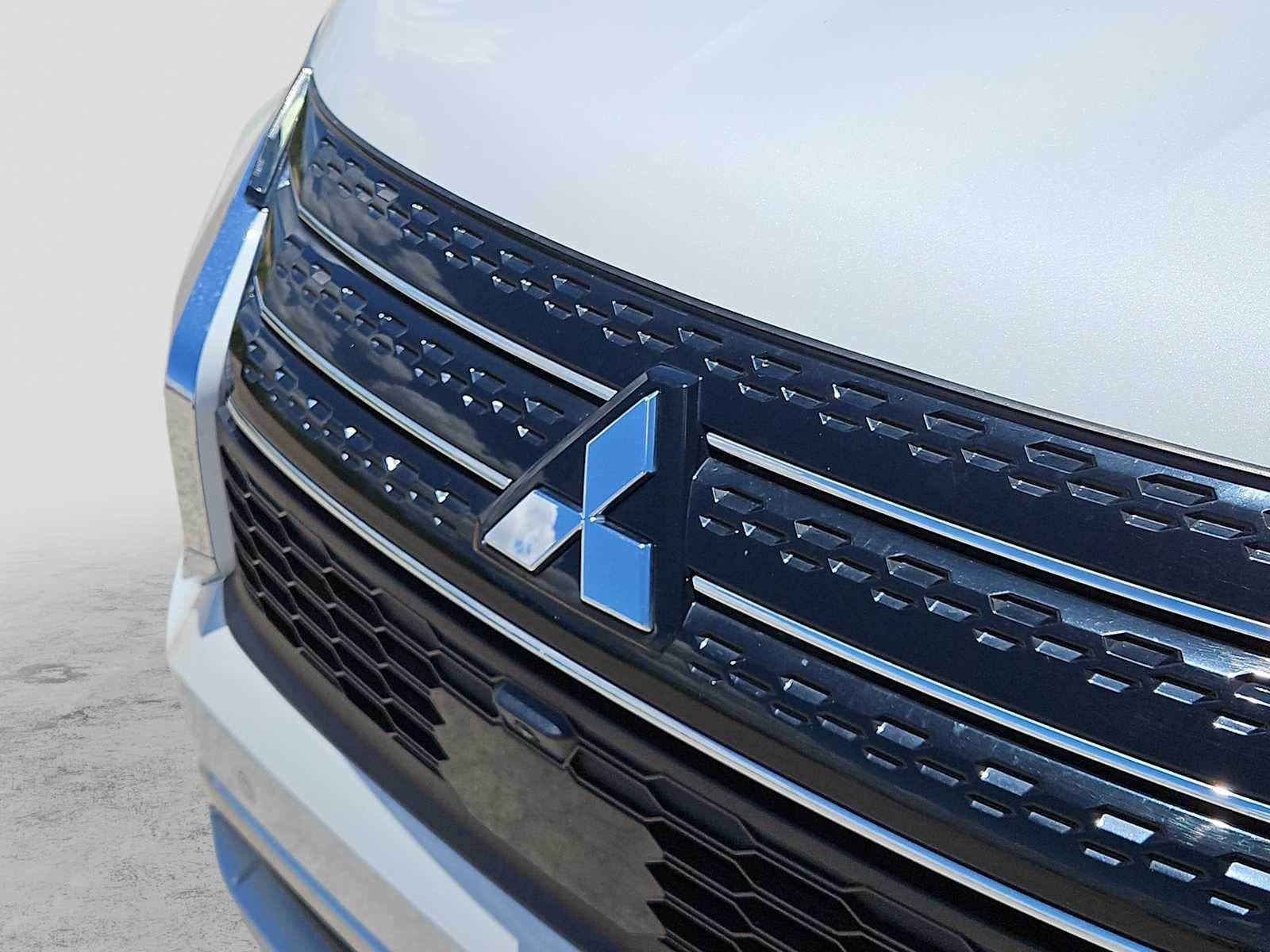 2024 Mitsubishi Outlander SE FWD