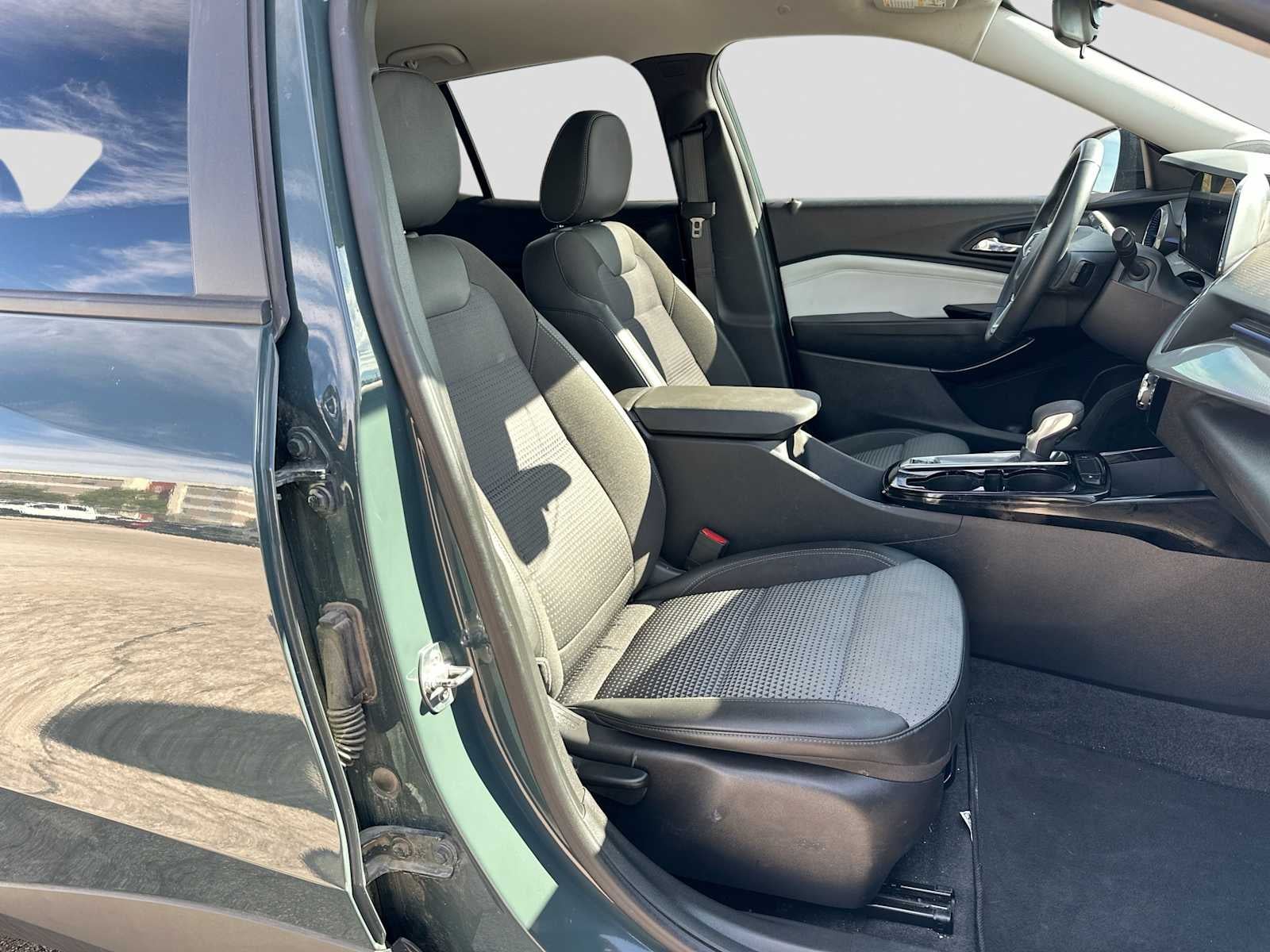 2025 Chevrolet Trax FWD LT