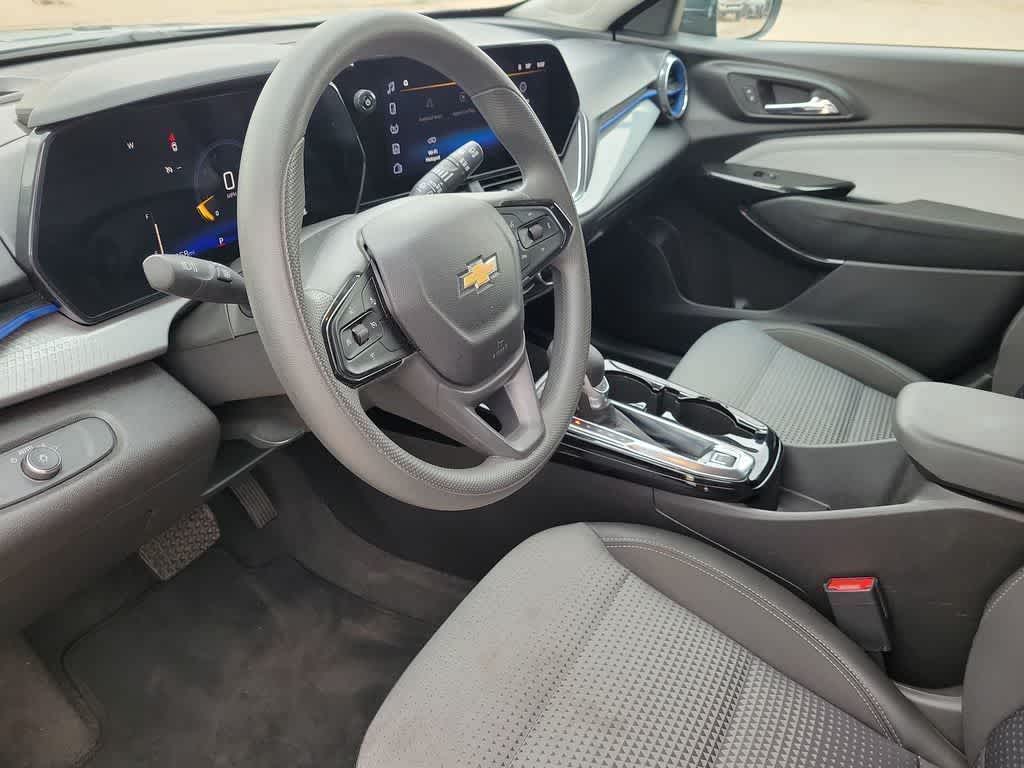 2025 Chevrolet Trax FWD LT