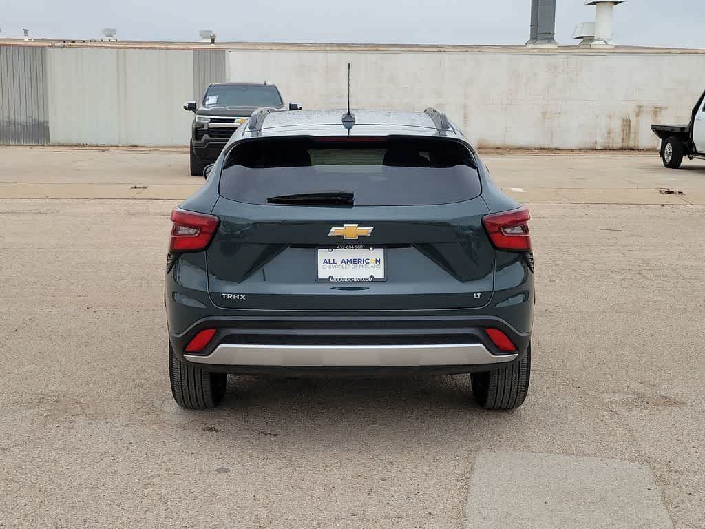 2025 Chevrolet Trax FWD LT