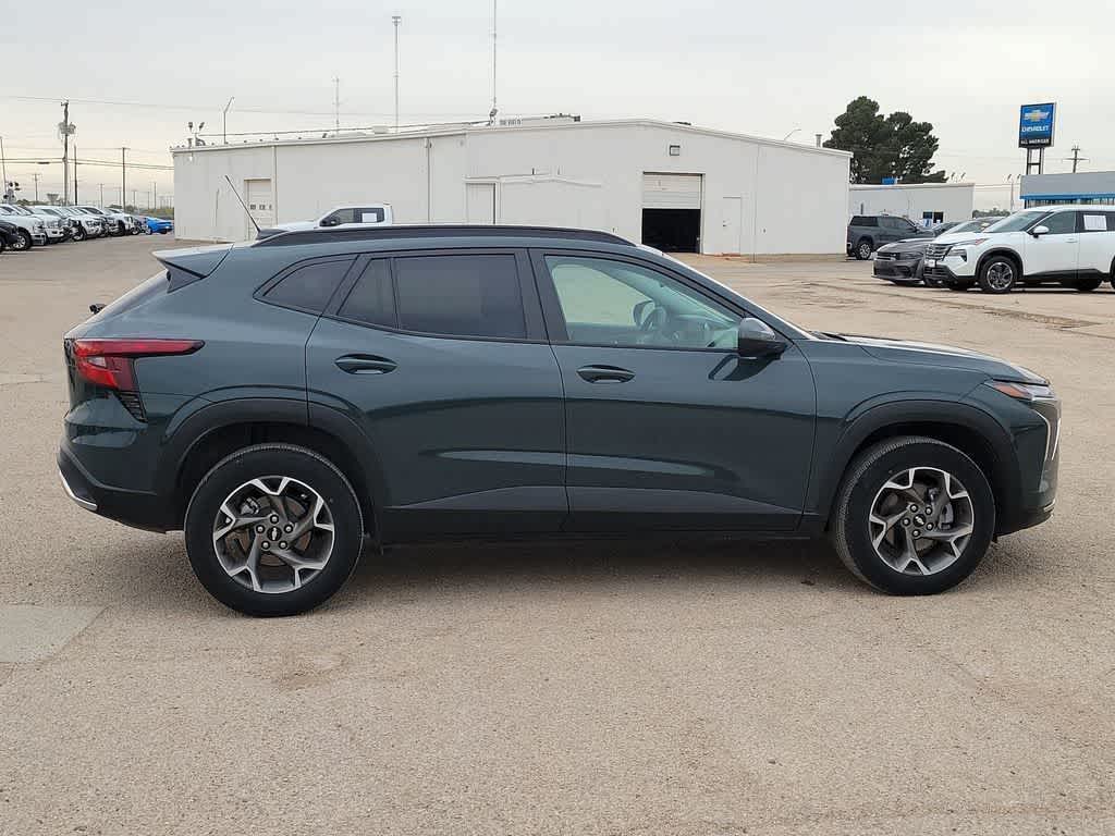 2025 Chevrolet Trax FWD LT