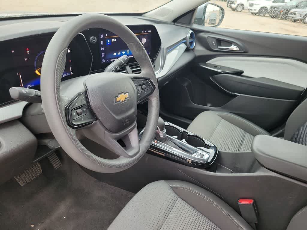 2025 Chevrolet Trax FWD LT
