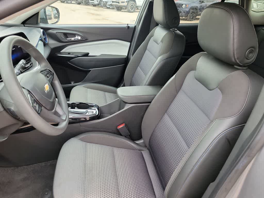 2025 Chevrolet Trax FWD LT