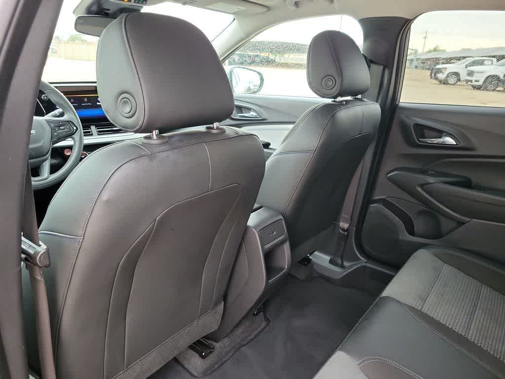 2025 Chevrolet Trax FWD LT