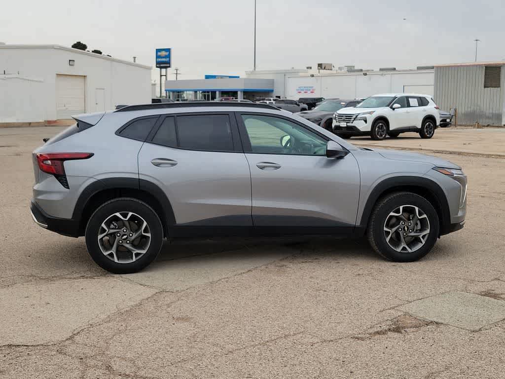2025 Chevrolet Trax FWD LT