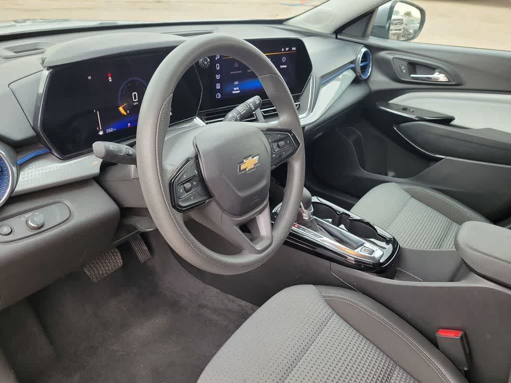 2025 Chevrolet Trax FWD LT
