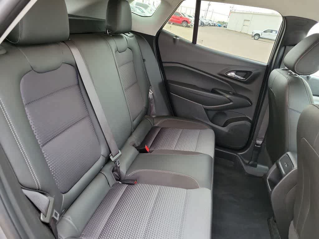 2025 Chevrolet Trax FWD LT