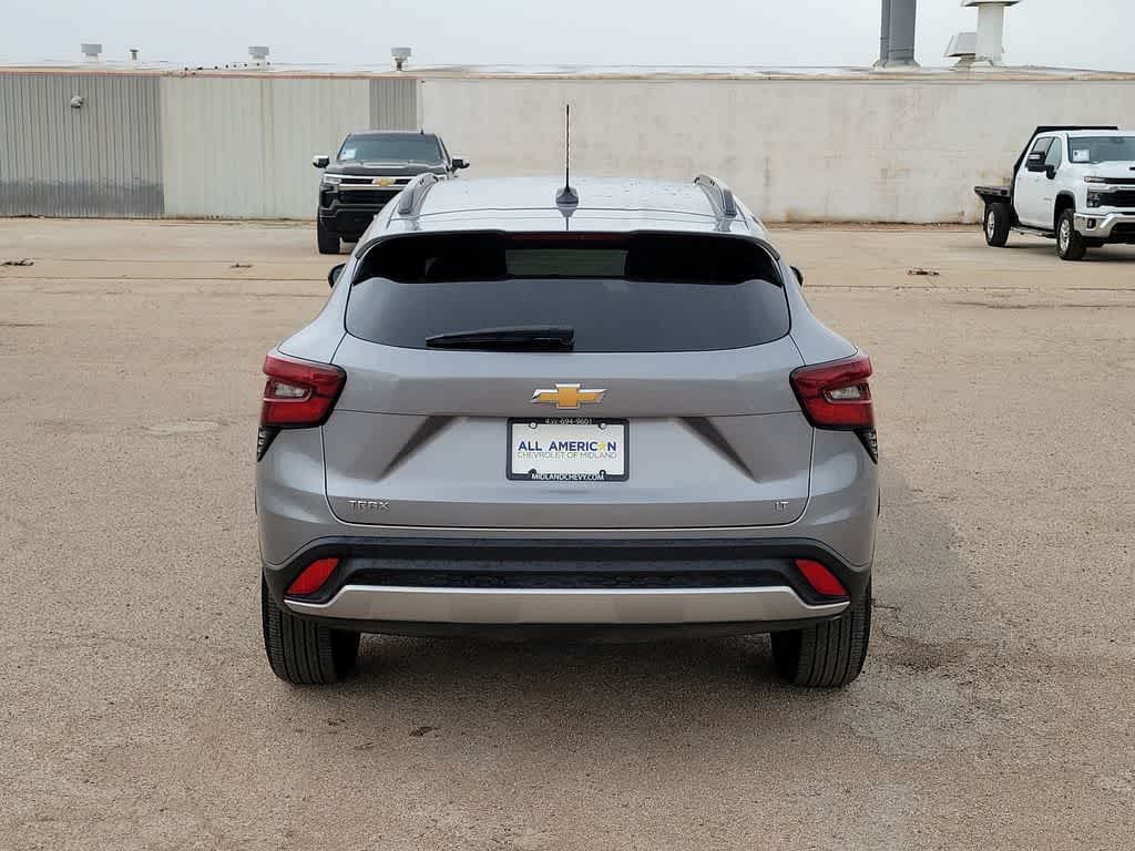 2025 Chevrolet Trax FWD LT
