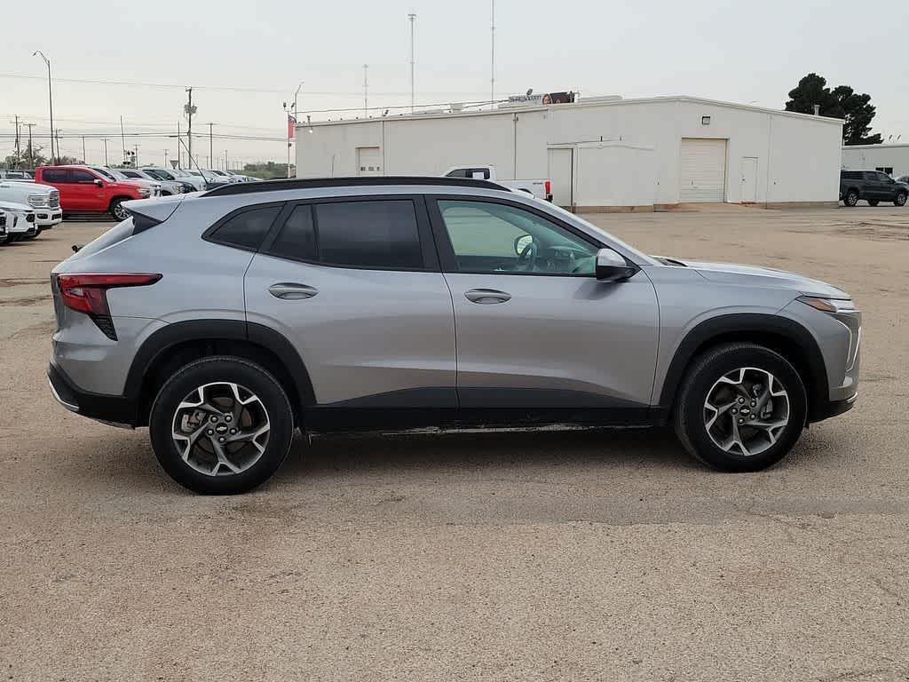 2025 Chevrolet Trax FWD LT