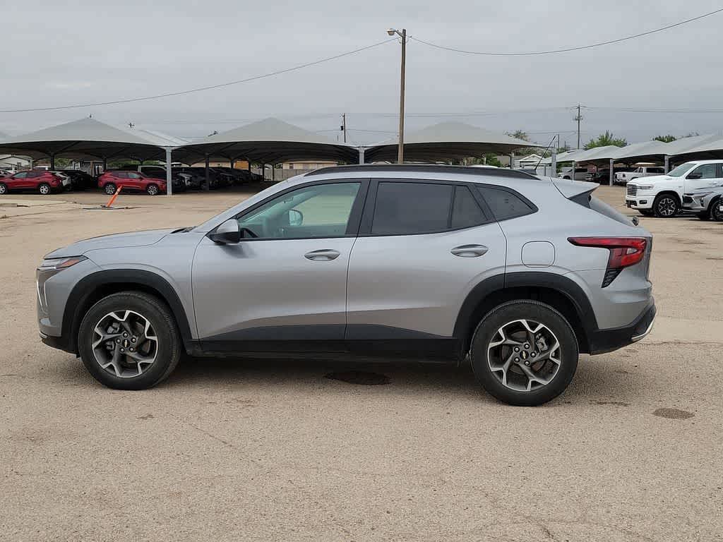 2025 Chevrolet Trax FWD LT