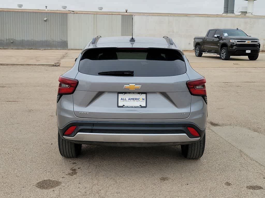 2025 Chevrolet Trax FWD LT