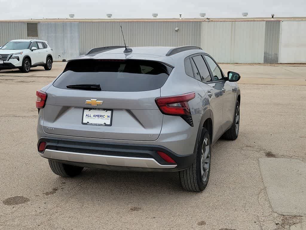 2025 Chevrolet Trax FWD LT