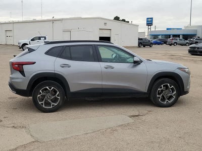 2025 Chevrolet Trax FWD LT