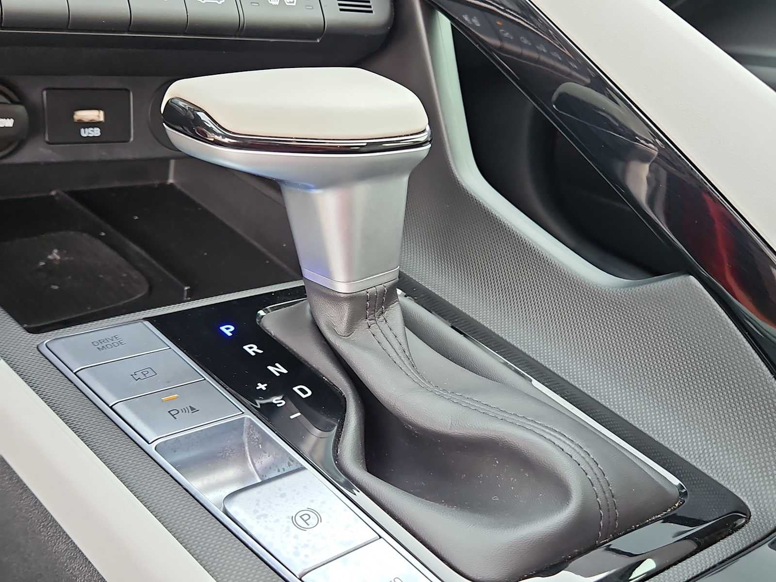 2024 Hyundai Elantra Hybrid Limited