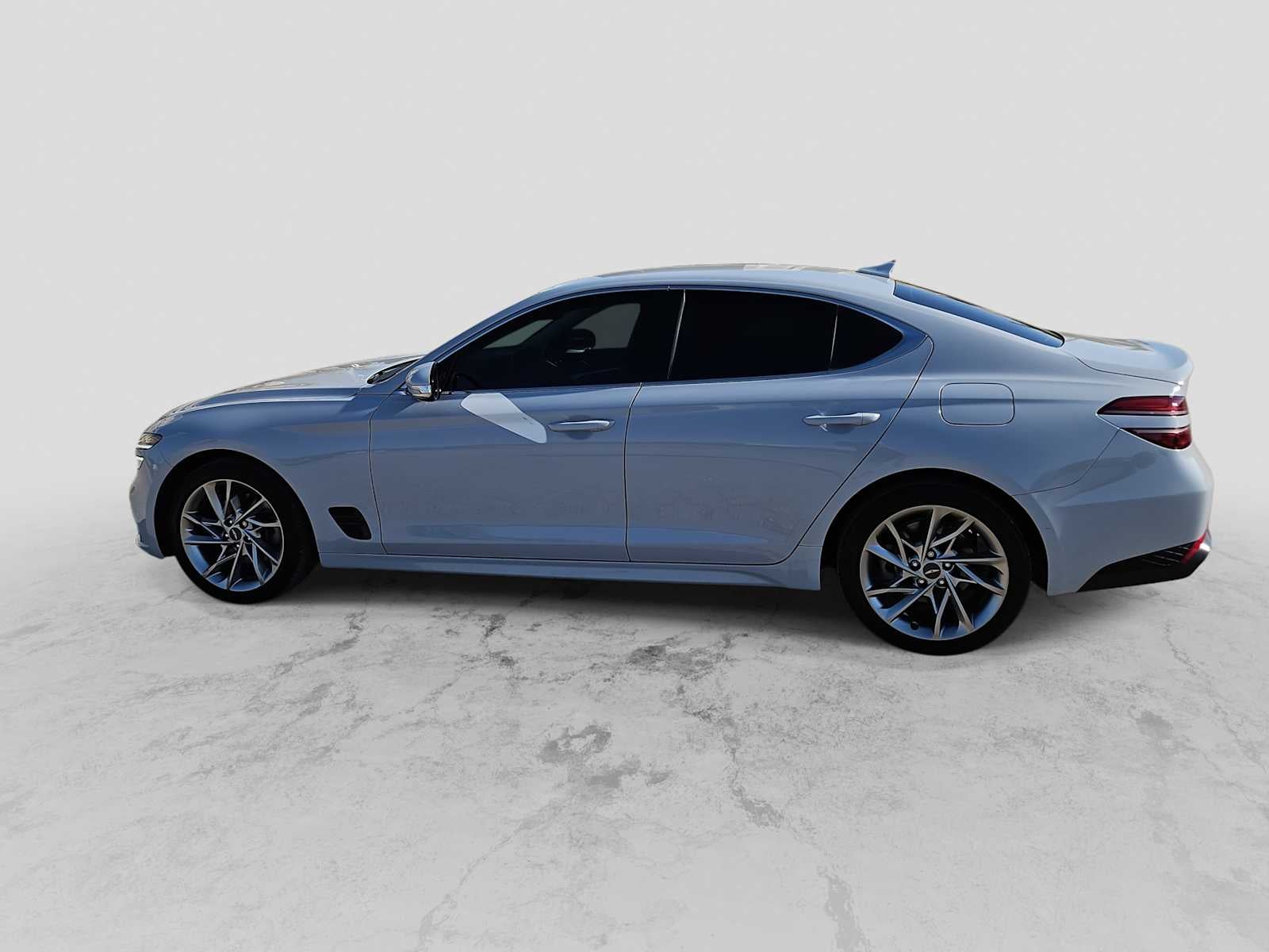 2022 Genesis G70 2.0T RWD