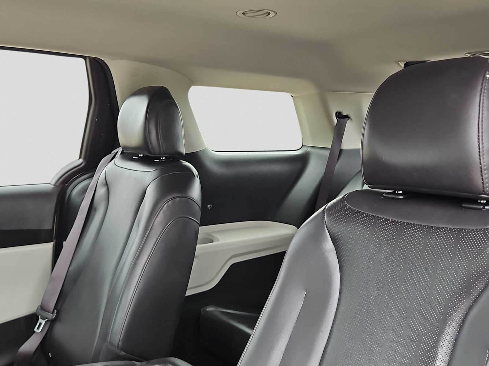 2024 Kia Carnival LX Seat Package