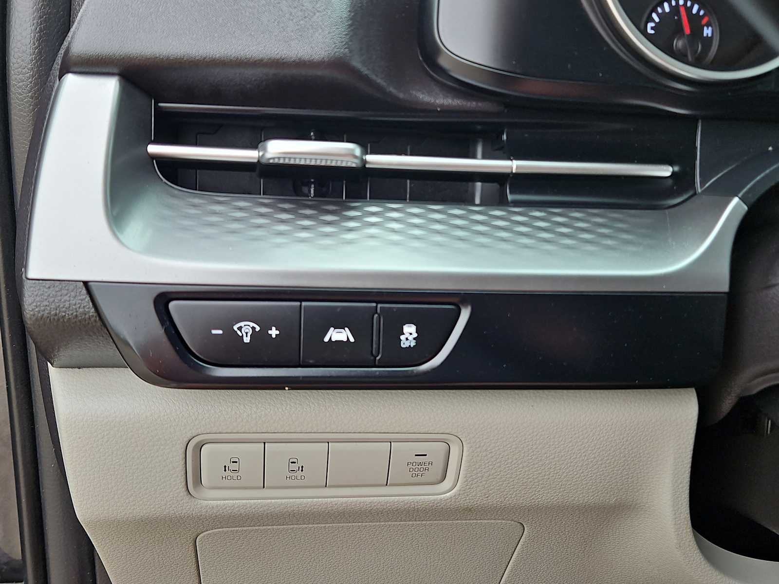 2024 Kia Carnival LX Seat Package