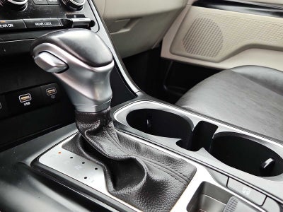 2024 Kia Carnival LX Seat Package