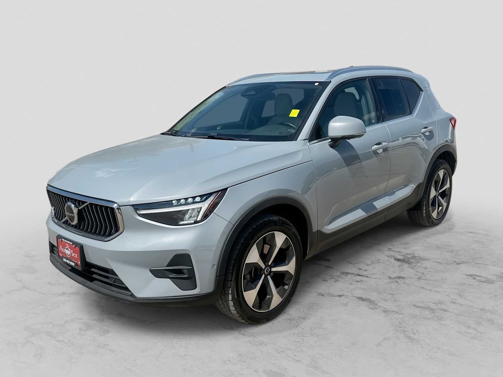 2024 Volvo XC40 B5 Plus Bright Theme