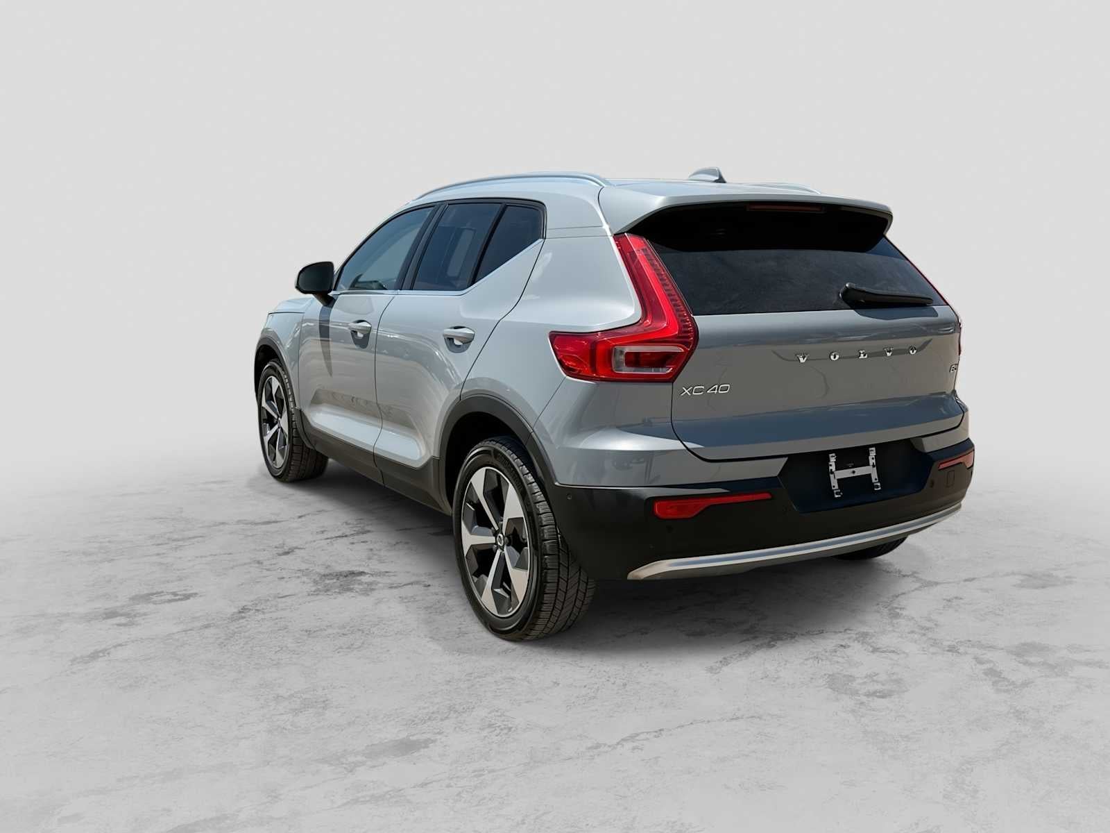 2024 Volvo XC40 B5 Plus Bright Theme