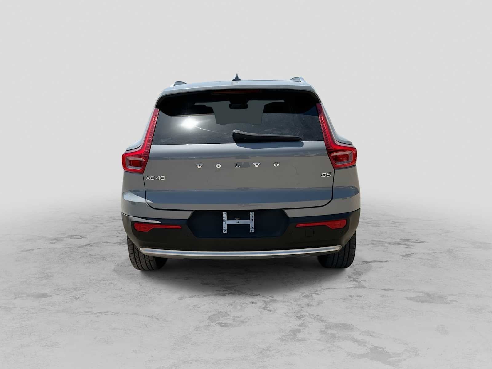 2024 Volvo XC40 B5 Plus Bright Theme