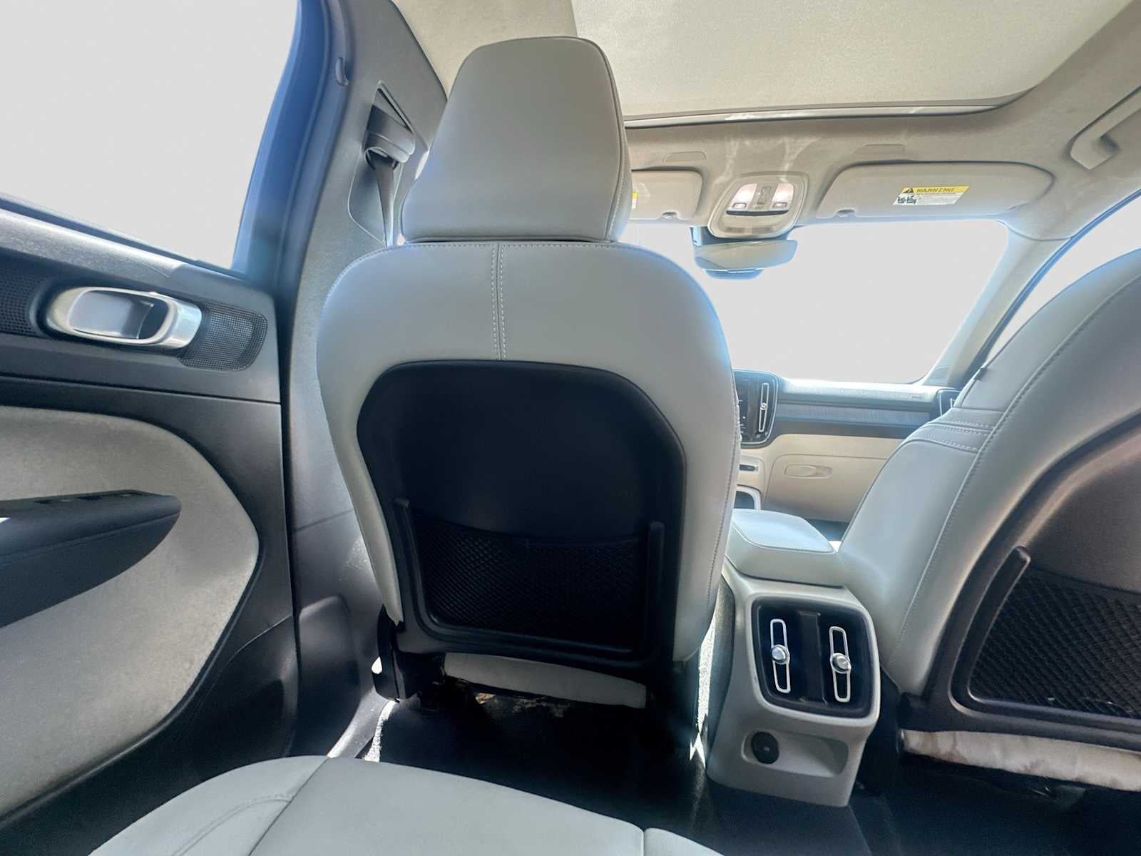 2024 Volvo XC40 B5 Plus Bright Theme