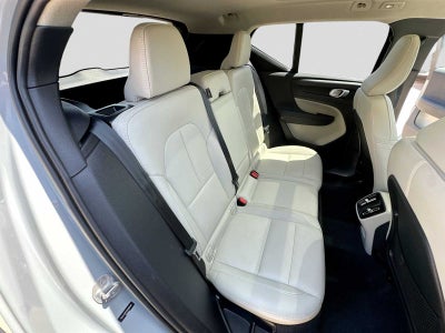 2024 Volvo XC40 B5 Plus Bright Theme