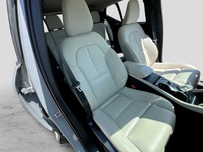 2024 Volvo XC40 B5 Plus Bright Theme