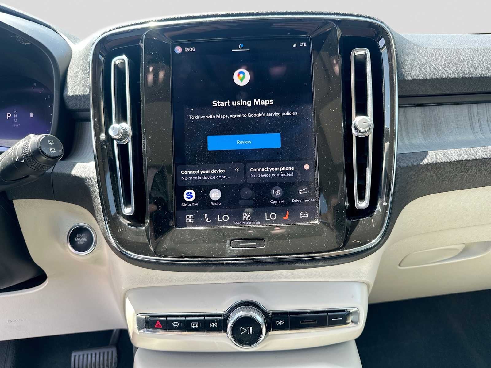 2024 Volvo XC40 B5 Plus Bright Theme