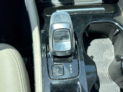 2024 Volvo XC40 B5 Plus Bright Theme